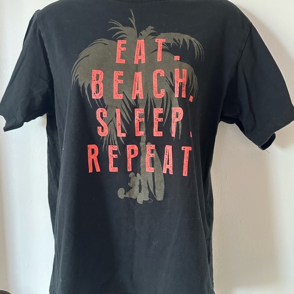 Uniqlo Disney T-shirt - Picture 2 of 5